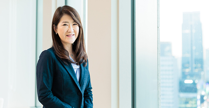 「ITのプロ集団として、世界トップクラスを志す。中外製薬DX統括に聞く、キャリア変遷と全社一丸のDX」 画像