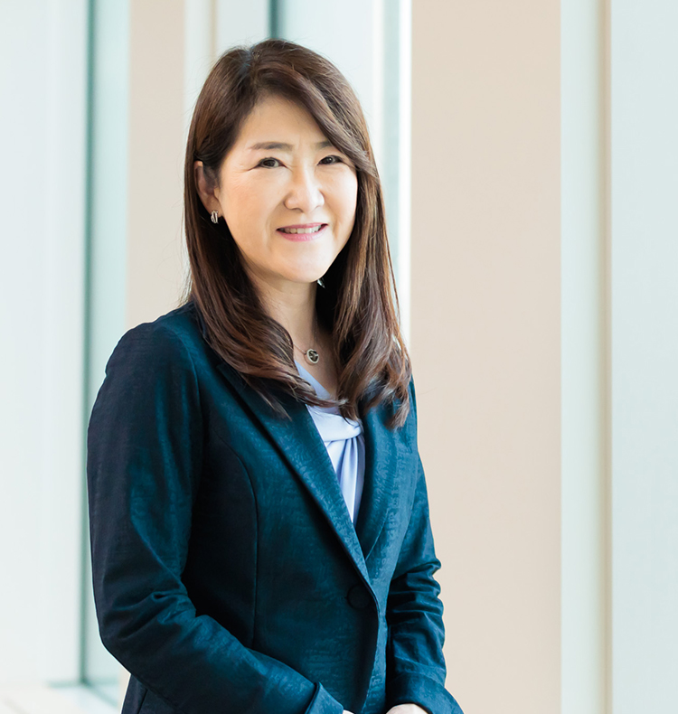 「ITのプロ集団として、世界トップクラスを志す。中外製薬DX統括に聞く、キャリア変遷と全社一丸のDX」 画像