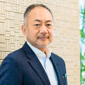記事「【インタビュー】「“of” “by” “with”のDXで、社会イノベーションを起こす。日立製作所CIOに聞く、巨大企業を変革する醍醐味。」を公開しました。」の画像